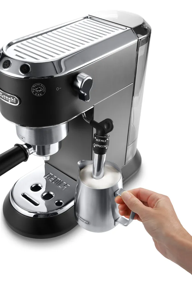 ESPRESSOMASIN DELONGHI DEDICA EC685.BK